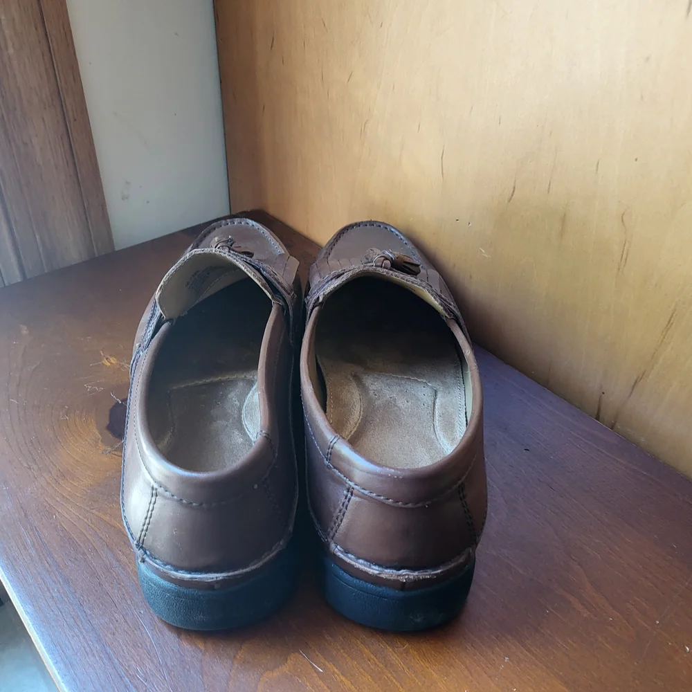 NEW Dockers Tan Leather Loafers with Fringe - 14